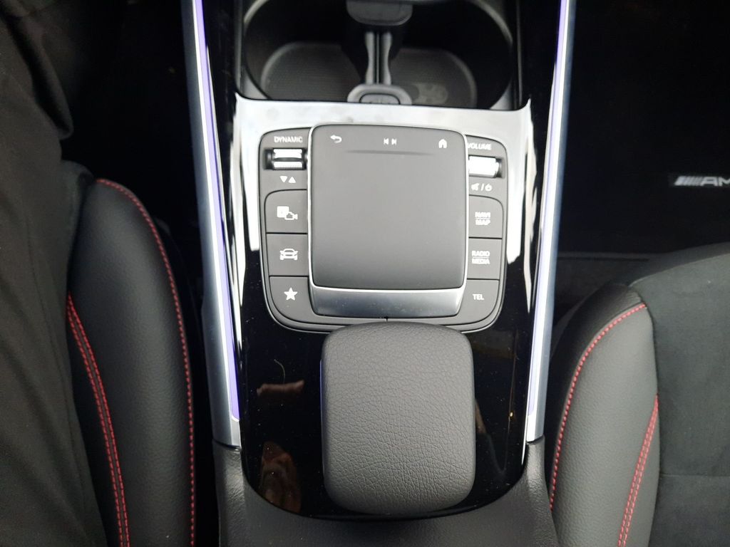 Mercedes-Benz GLB 200 2023
