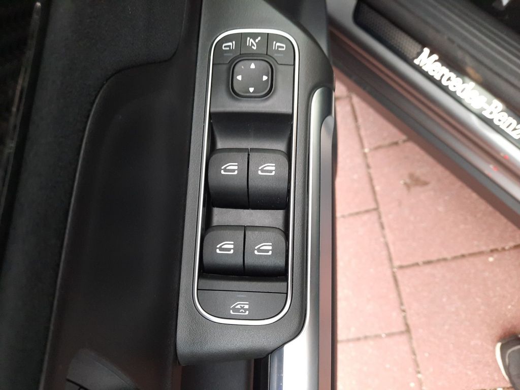 Mercedes-Benz GLB 200 2023