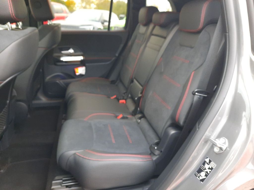 Mercedes-Benz GLB 200 2023