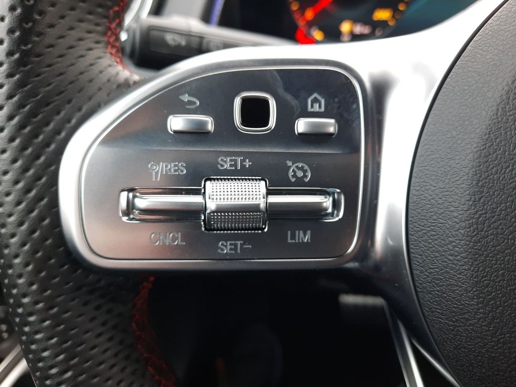 Mercedes-Benz GLB 200 2023