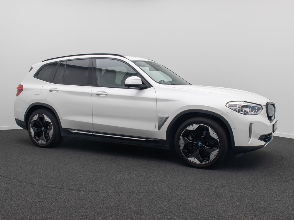 BMW iX3 2021