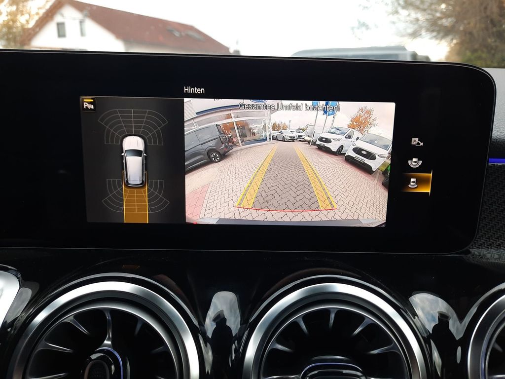 Mercedes-Benz GLB 200 2023