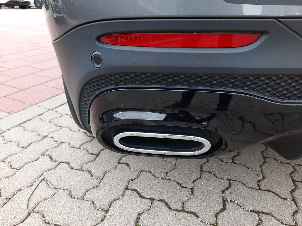 Mercedes-Benz GLB 200 2023