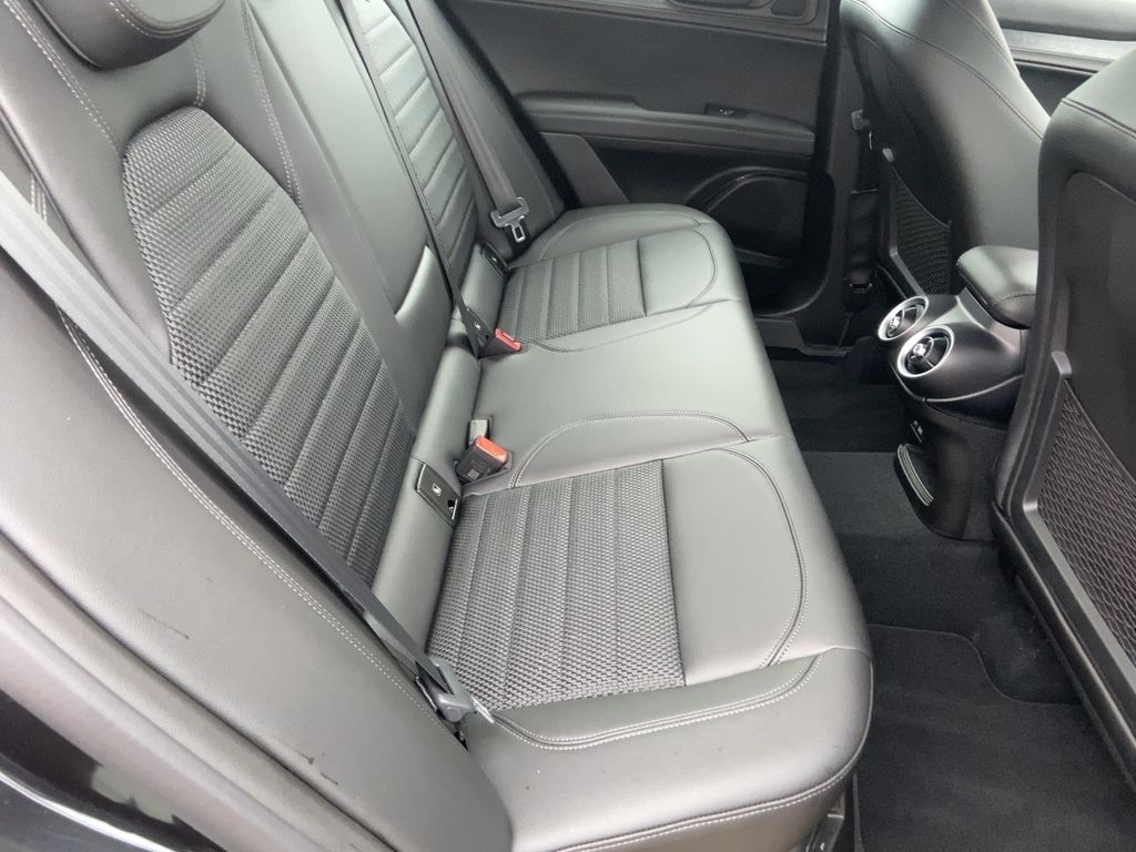 Alfa Romeo Stelvio 2024