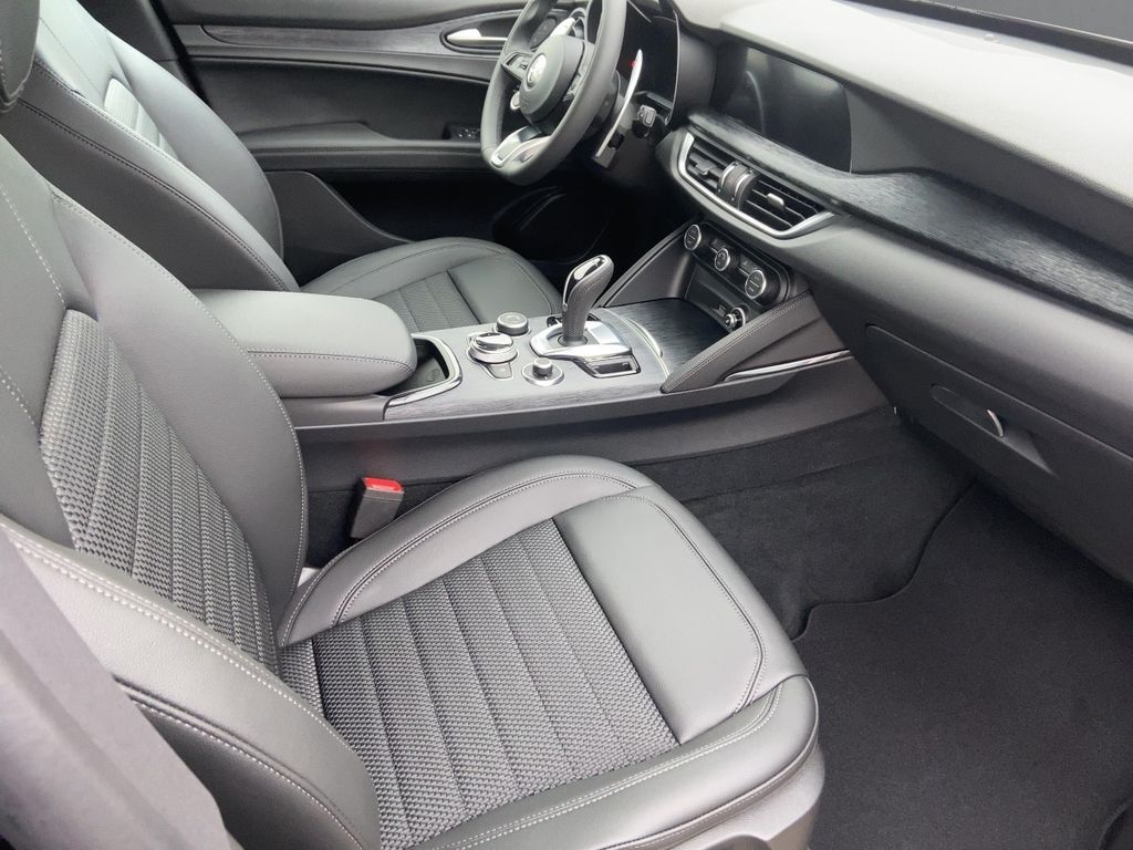 Alfa Romeo Stelvio 2024