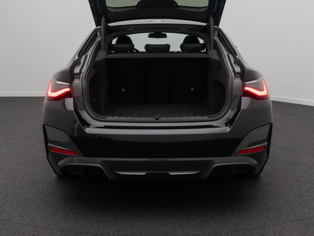 BMW i4 2023