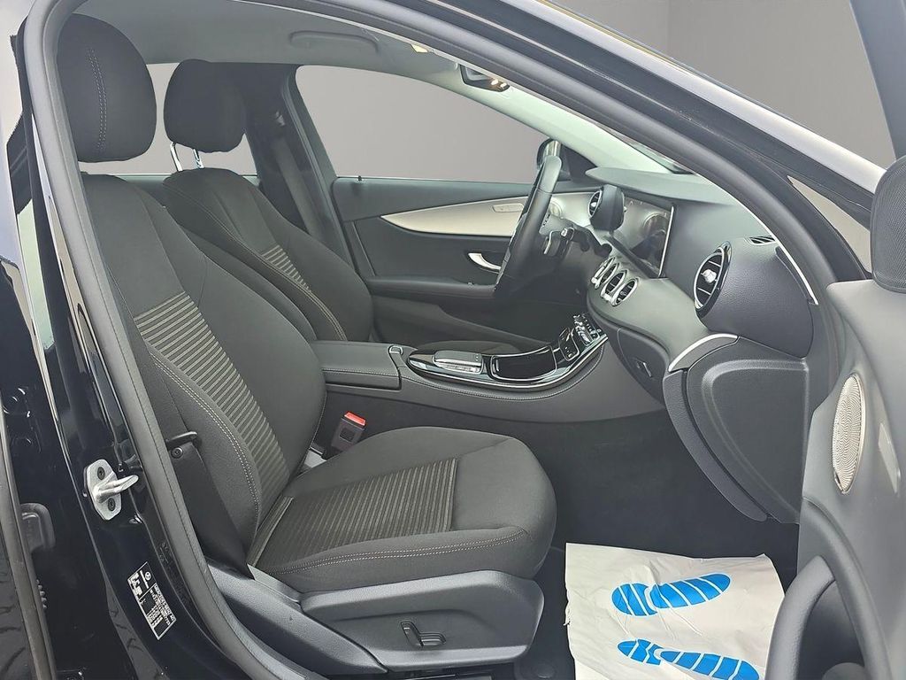 Mercedes-Benz E 300 2022