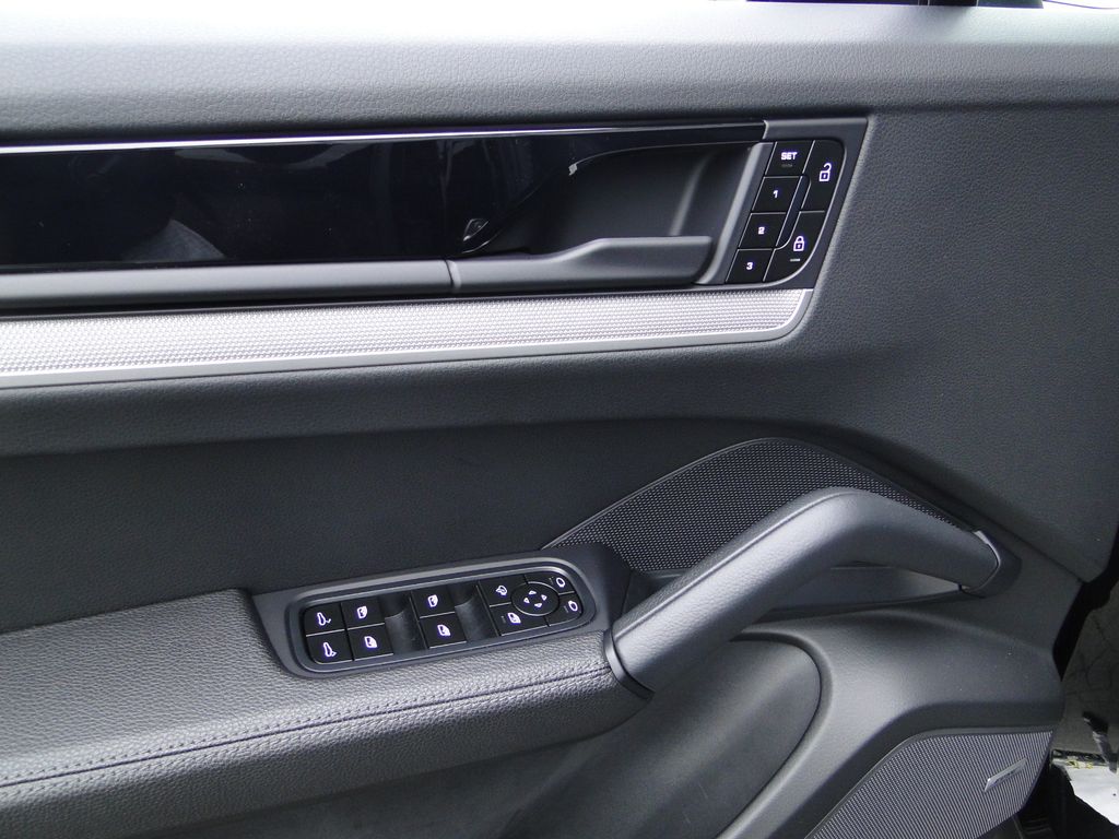 Porsche Cayenne 2024