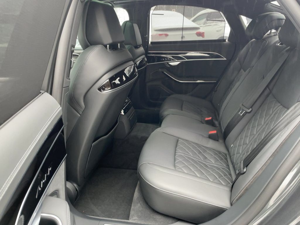 Audi A8 2022