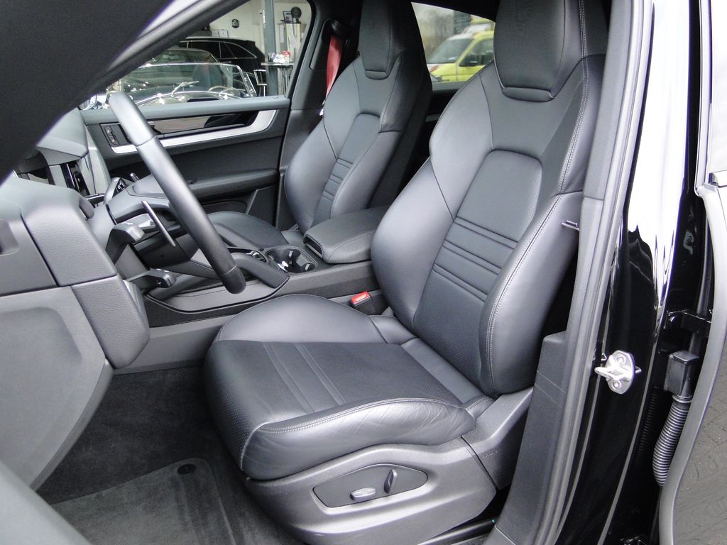 Porsche Cayenne 2024