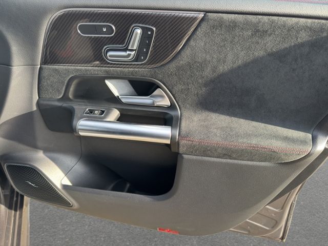 Mercedes-Benz B 220 2023