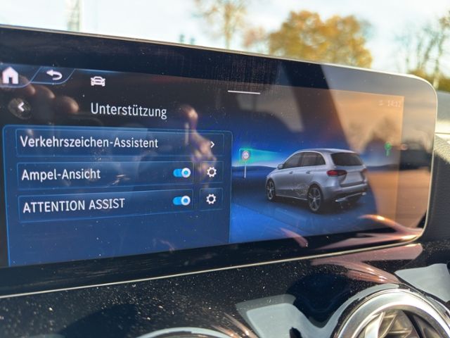 Mercedes-Benz B 220 2023