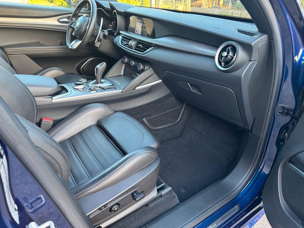Alfa Romeo Stelvio 2021