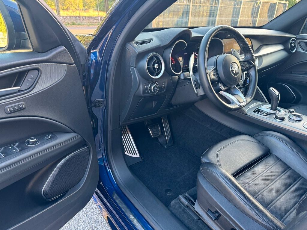 Alfa Romeo Stelvio 2021