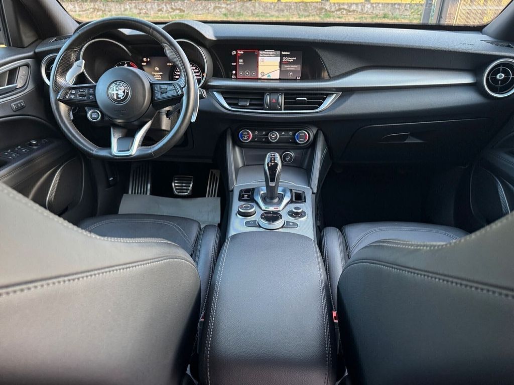 Alfa Romeo Stelvio 2021