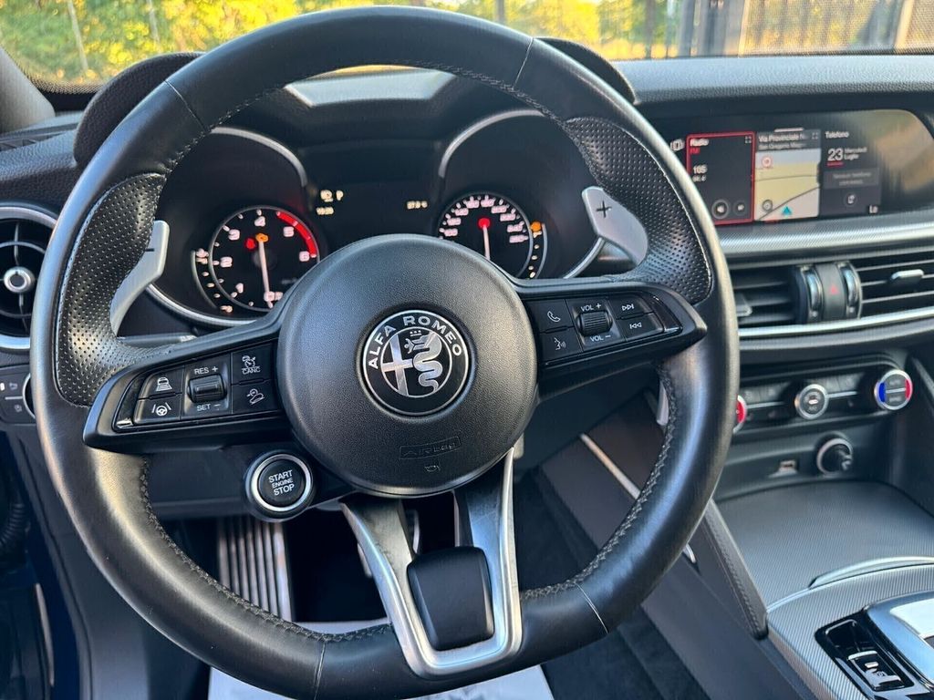 Alfa Romeo Stelvio 2021