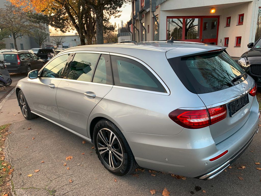 Mercedes-Benz E 220 2022