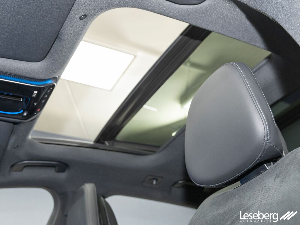 Mercedes-Benz E 300 2025