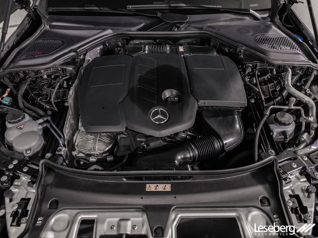 Mercedes-Benz E 300 2025