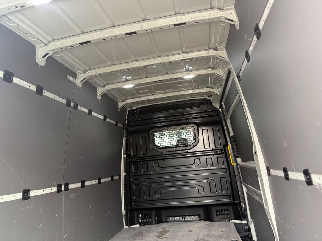 Volkswagen Crafter 2024