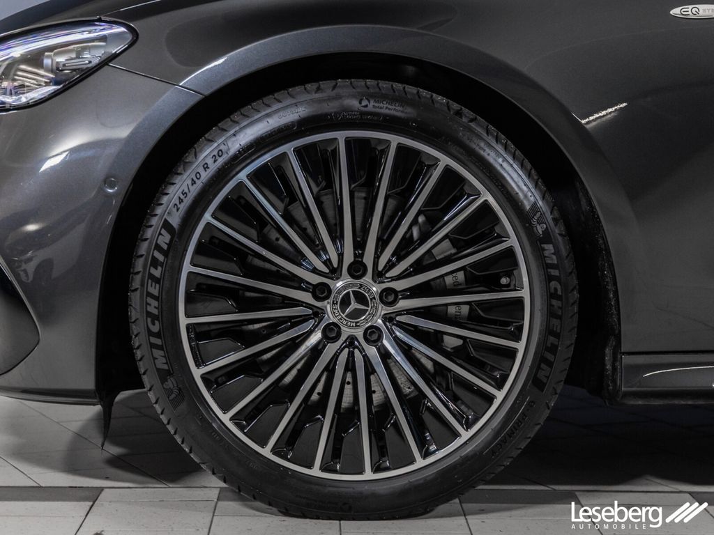 Mercedes-Benz E 300 2025