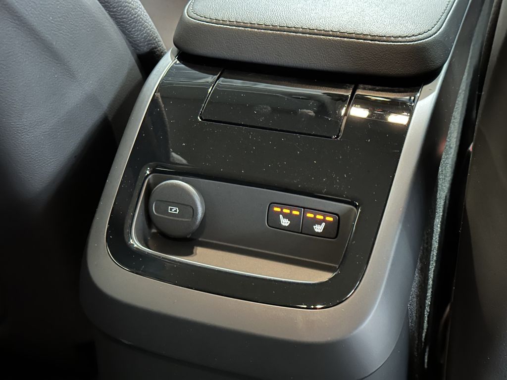 Volvo V90 2024