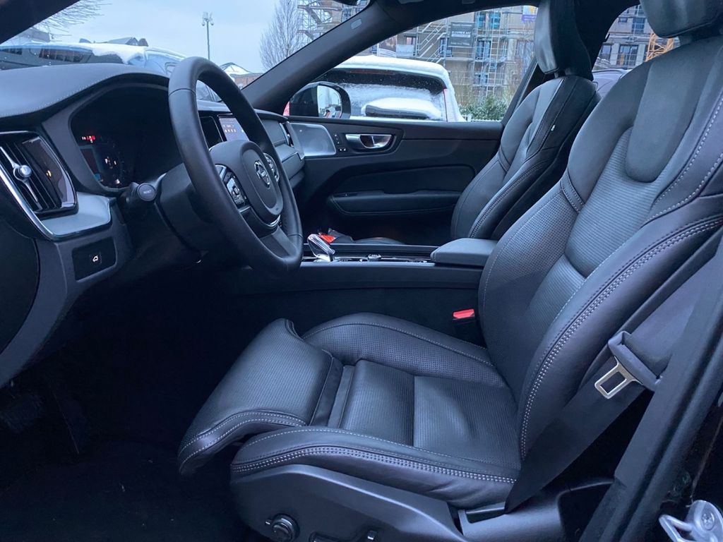 Volvo XC60 2025