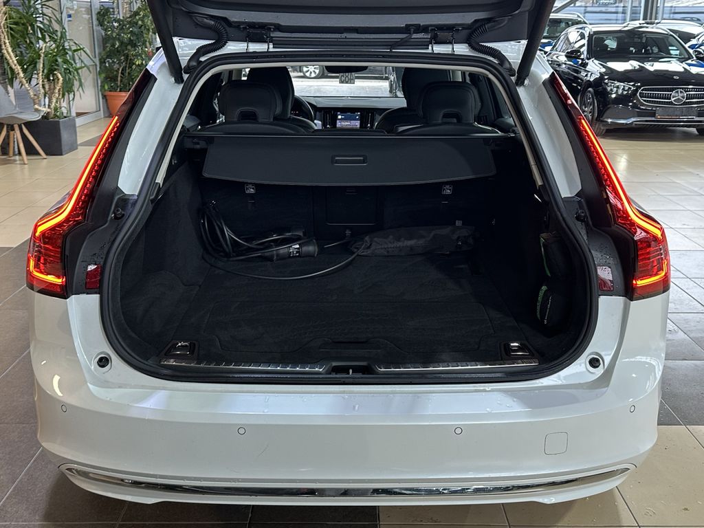 Volvo V90 2024