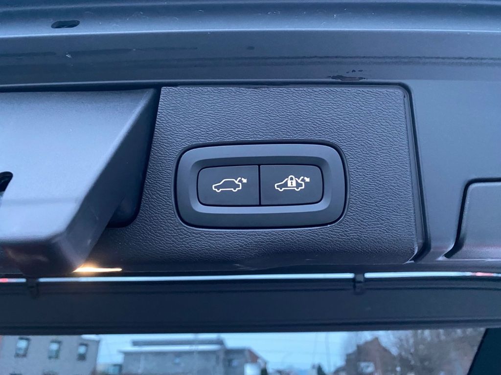 Volvo XC60 2025
