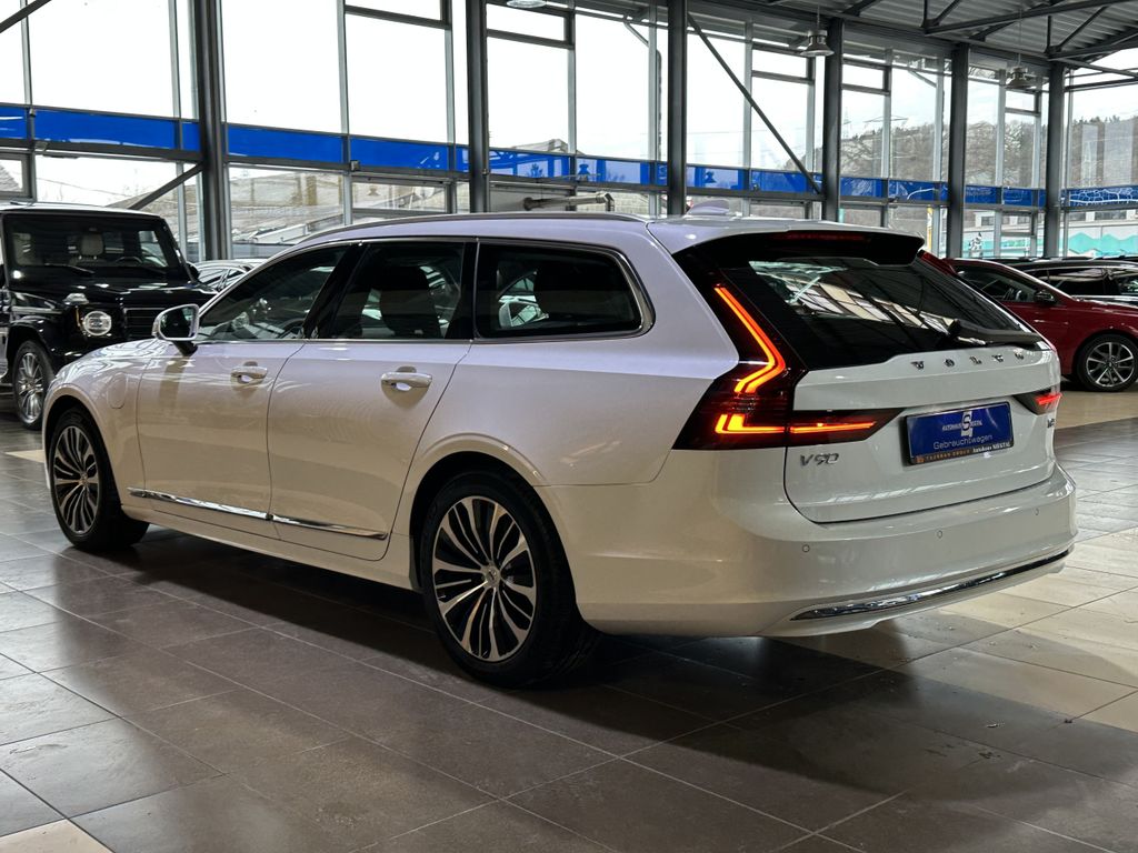Volvo V90 2024