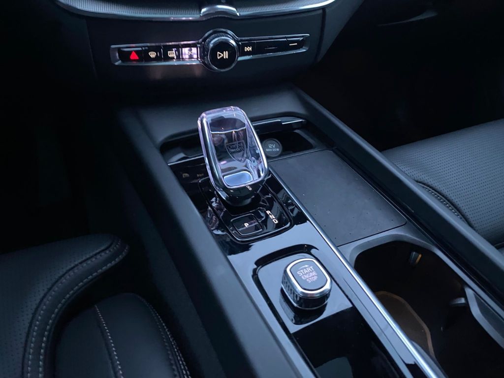 Volvo XC60 2025