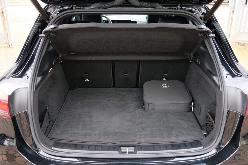 Mercedes-Benz EQA 2023