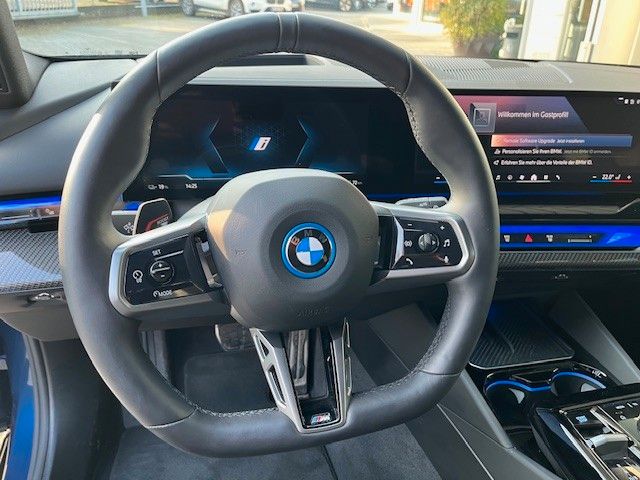 BMW i5 2024