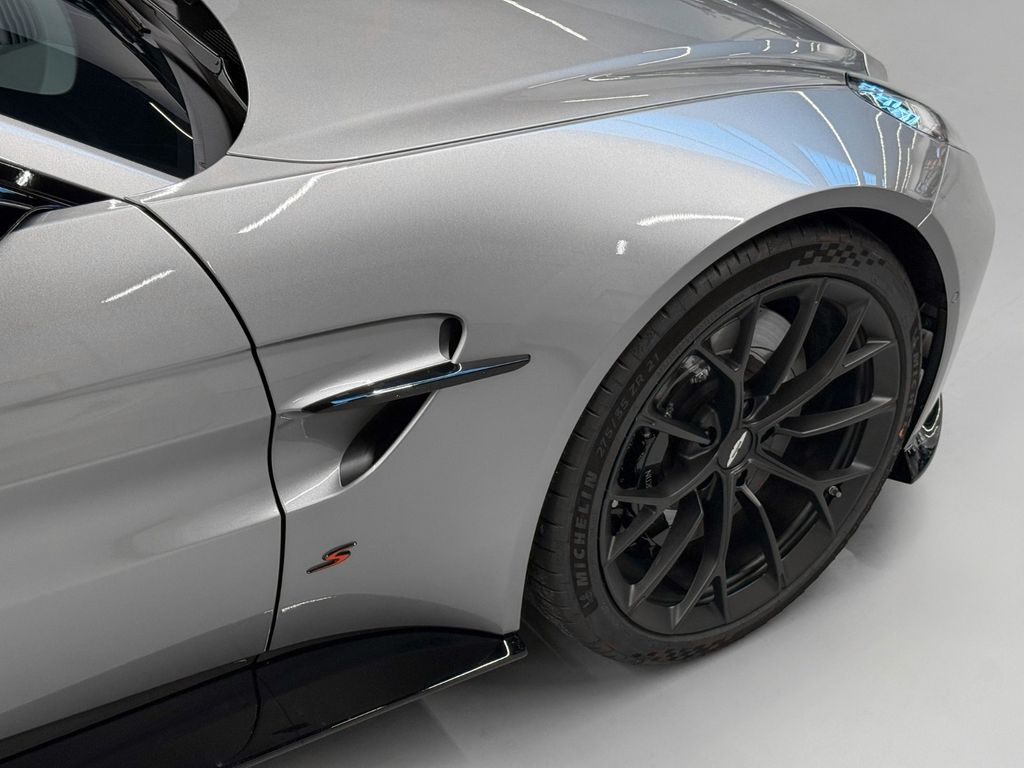 Aston Martin V8 Vantage