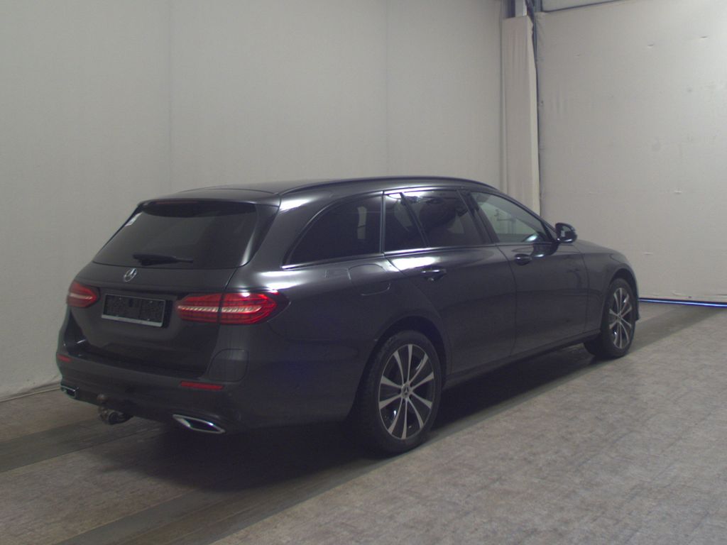 Mercedes-Benz E 300 2022