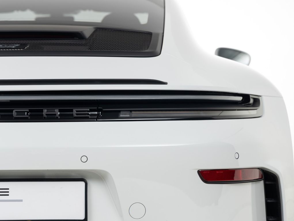 Porsche 992 2025