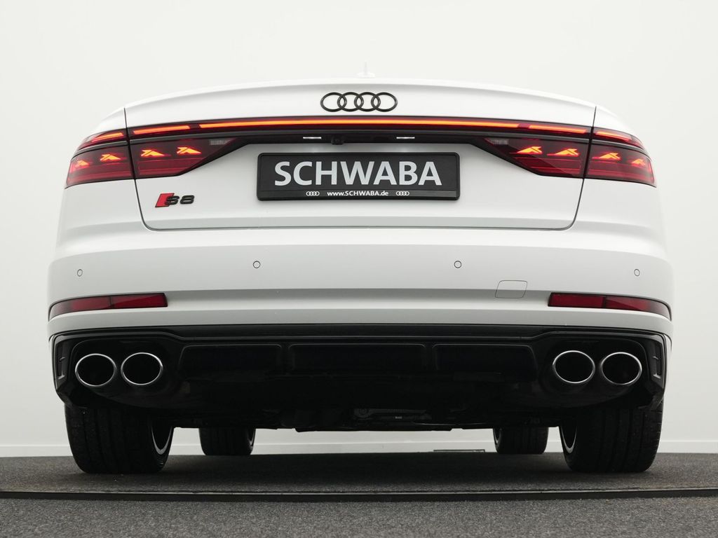 Audi S8 2024