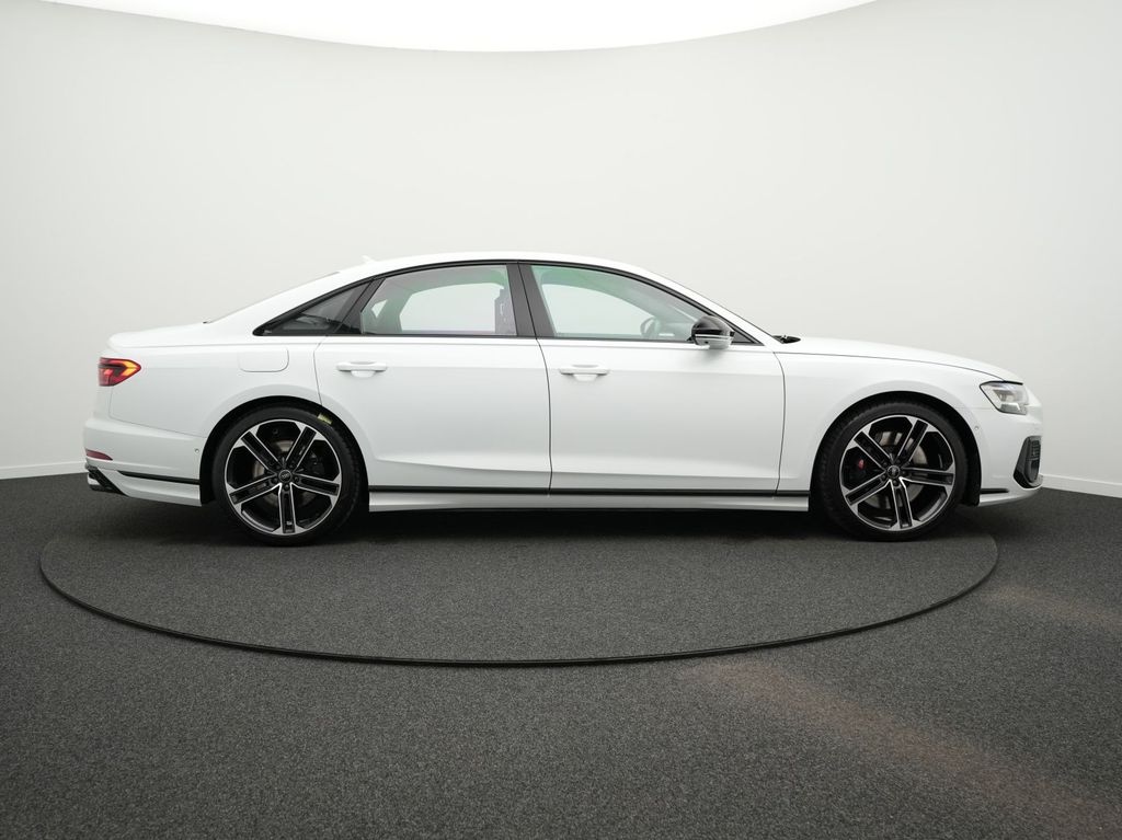 Audi S8 2024