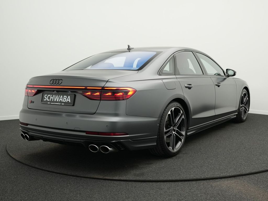 Audi S8 2024