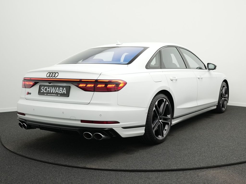 Audi S8 2024