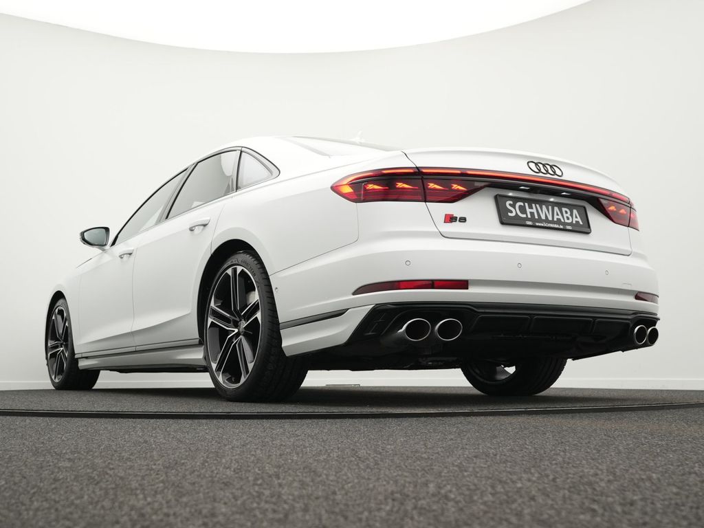 Audi S8 2024