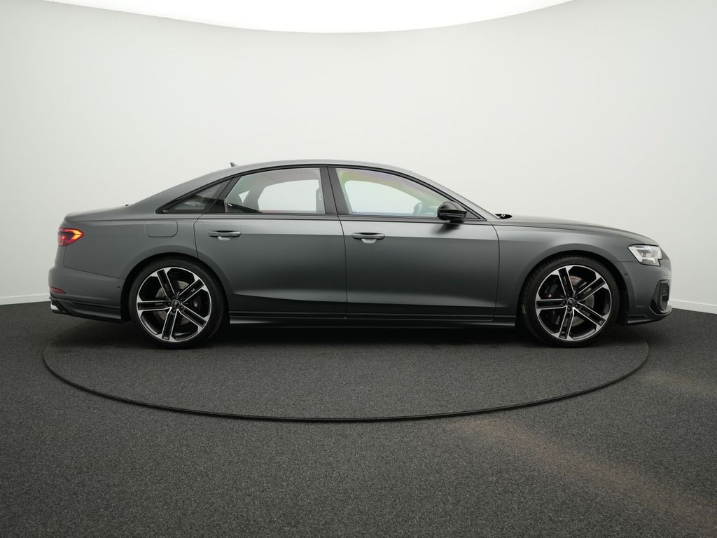 Audi S8 2024