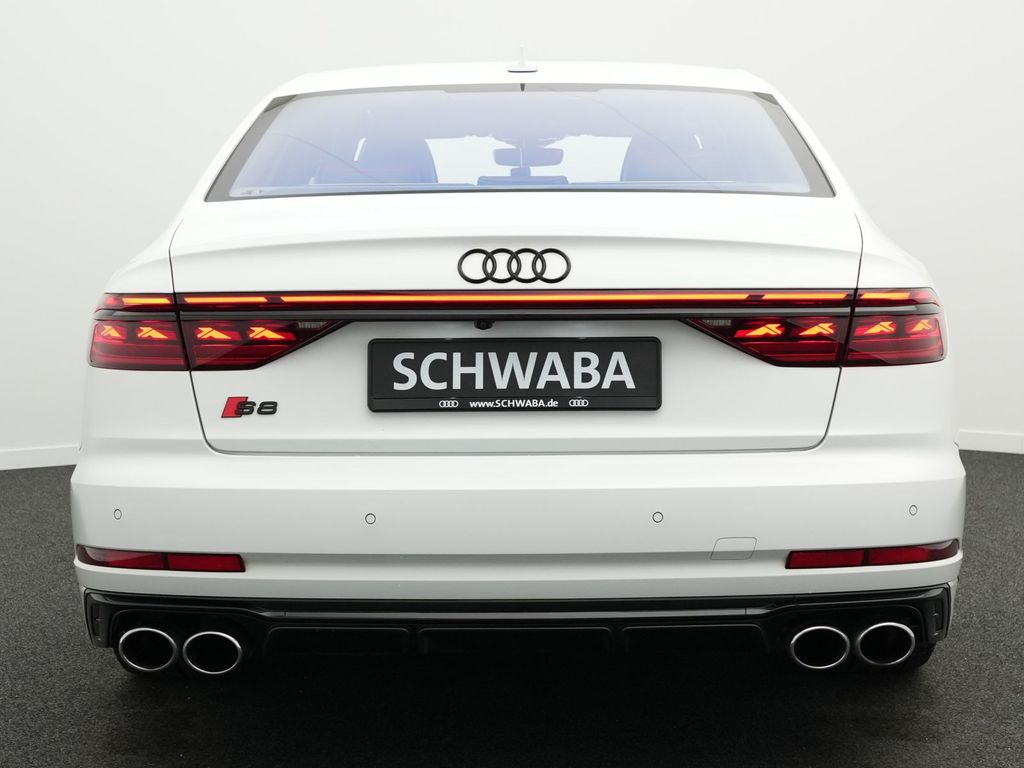 Audi S8 2024