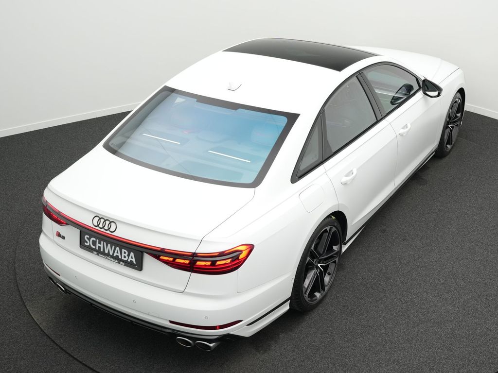 Audi S8 2024
