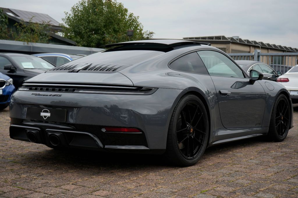 Porsche 992 2025