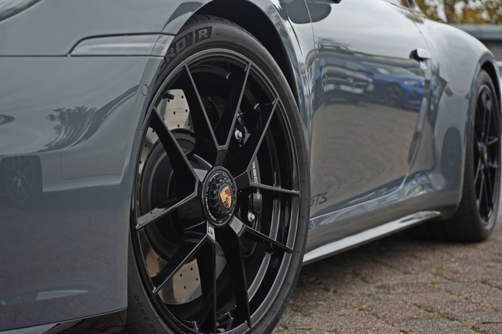 Porsche 992 2025