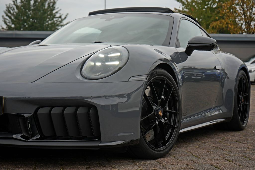 Porsche 992 2025