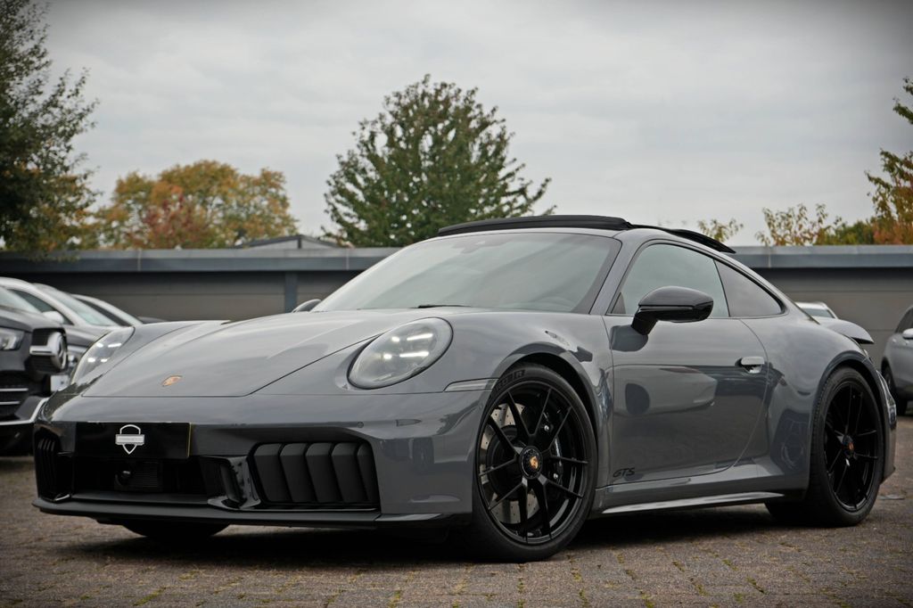 Porsche 992 2025