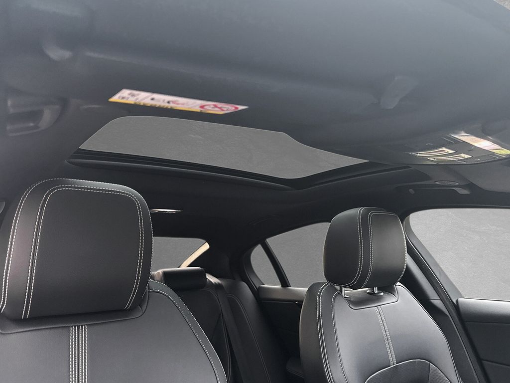 Jaguar XE 2023