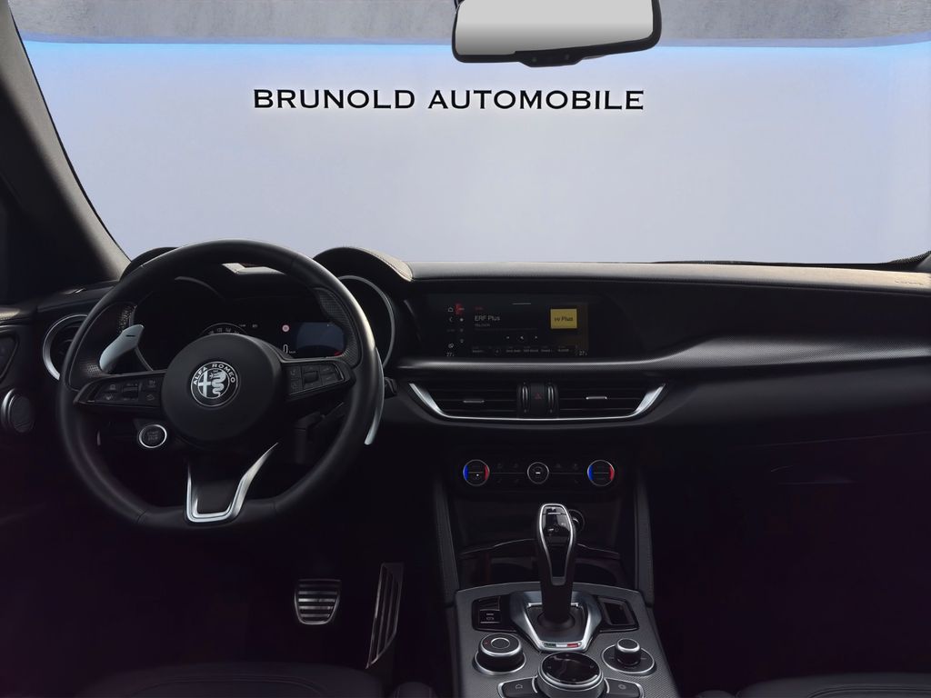 Alfa Romeo Stelvio 2023